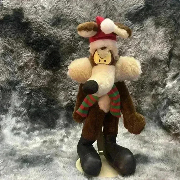 Vintage Wile E.  Coyote Plush
1997 Ace 13" With Santa Hat - Picture 2 of 16